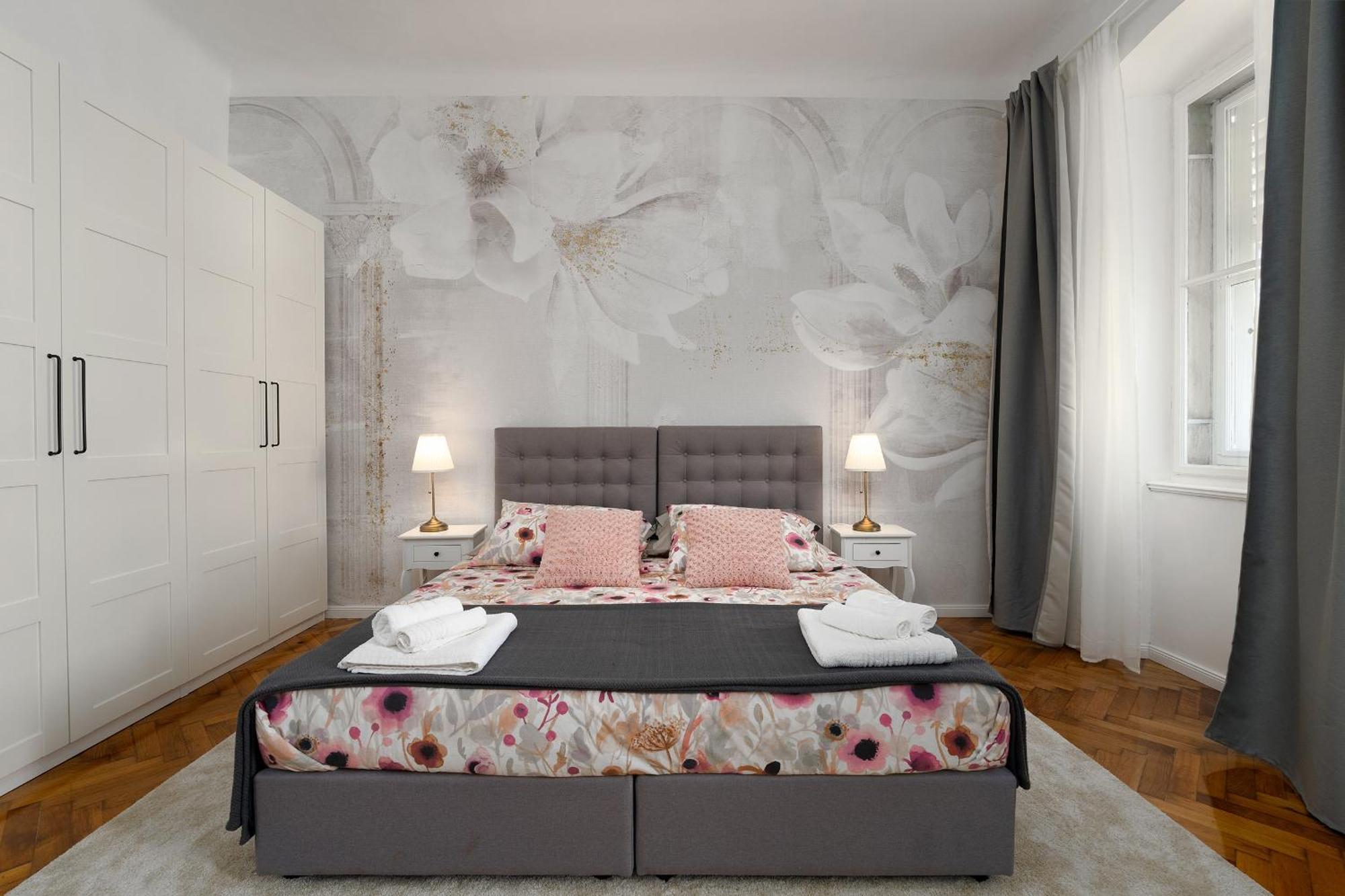 Romeo And Juliet Apartment With Balcony And Sea View 波雷奇 外观 照片